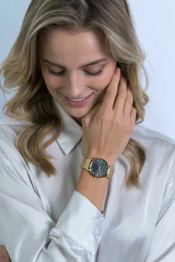 Outlet Zinzi Roman horloge zwarte wijzerplaat, witte zirconia's bij uuraanduiding, goudkleurige stalen mesh band 34mm ZIW543M