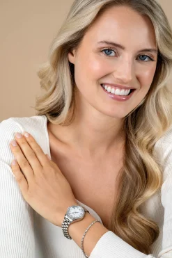 Hot Zinzi Tresor horloge 32mm bezet met witte zirkonia's, parelmoer wijzerplaat en zilverkleurige stalen kast en schakelband ZIW2417