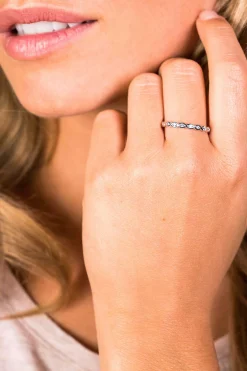 Best Zinzi zilveren aanschuifring Infinity wit 2,4mm ZIR1595