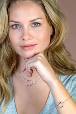Best Zinzi zilveren armband open rond en hart in elkaar wit ZIA1483
