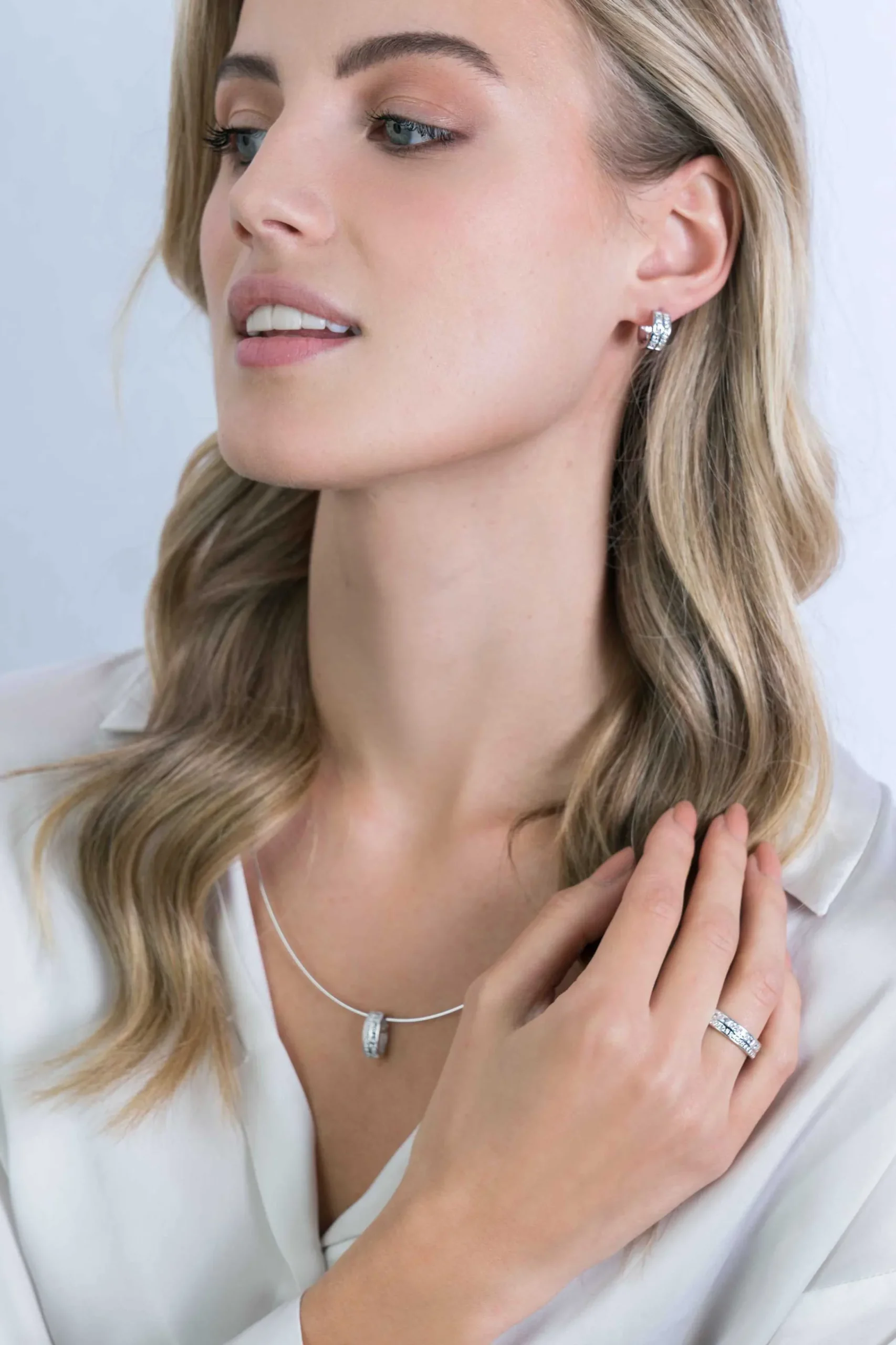 Sale Zinzi zilveren chique ring bezet met verschillende vormen witte zirconia's ZIR2118