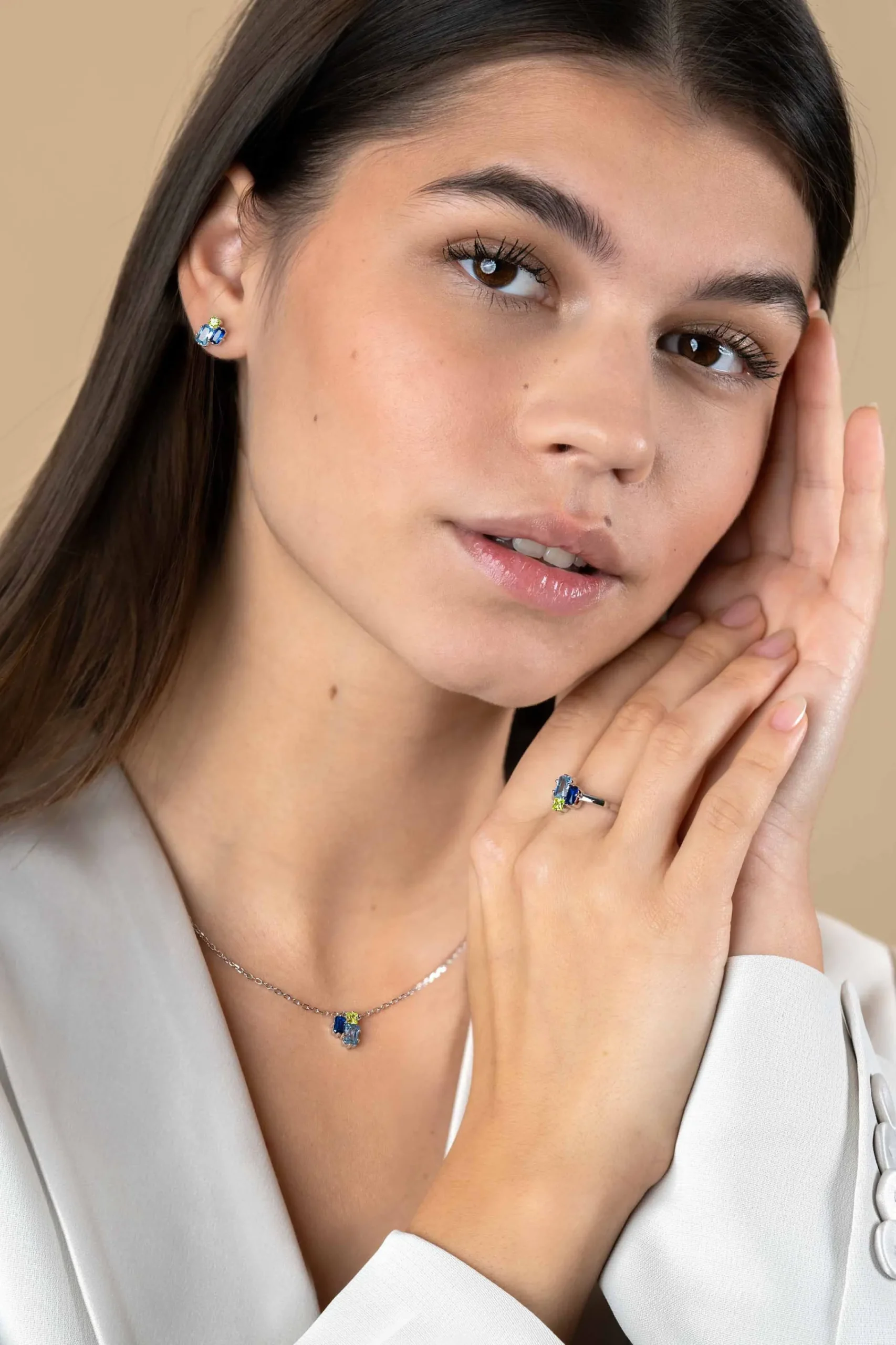 Discount Zinzi zilveren fantasie ketting 45cm bezet met licht groene en blauwe kleurstenen ZIC2496