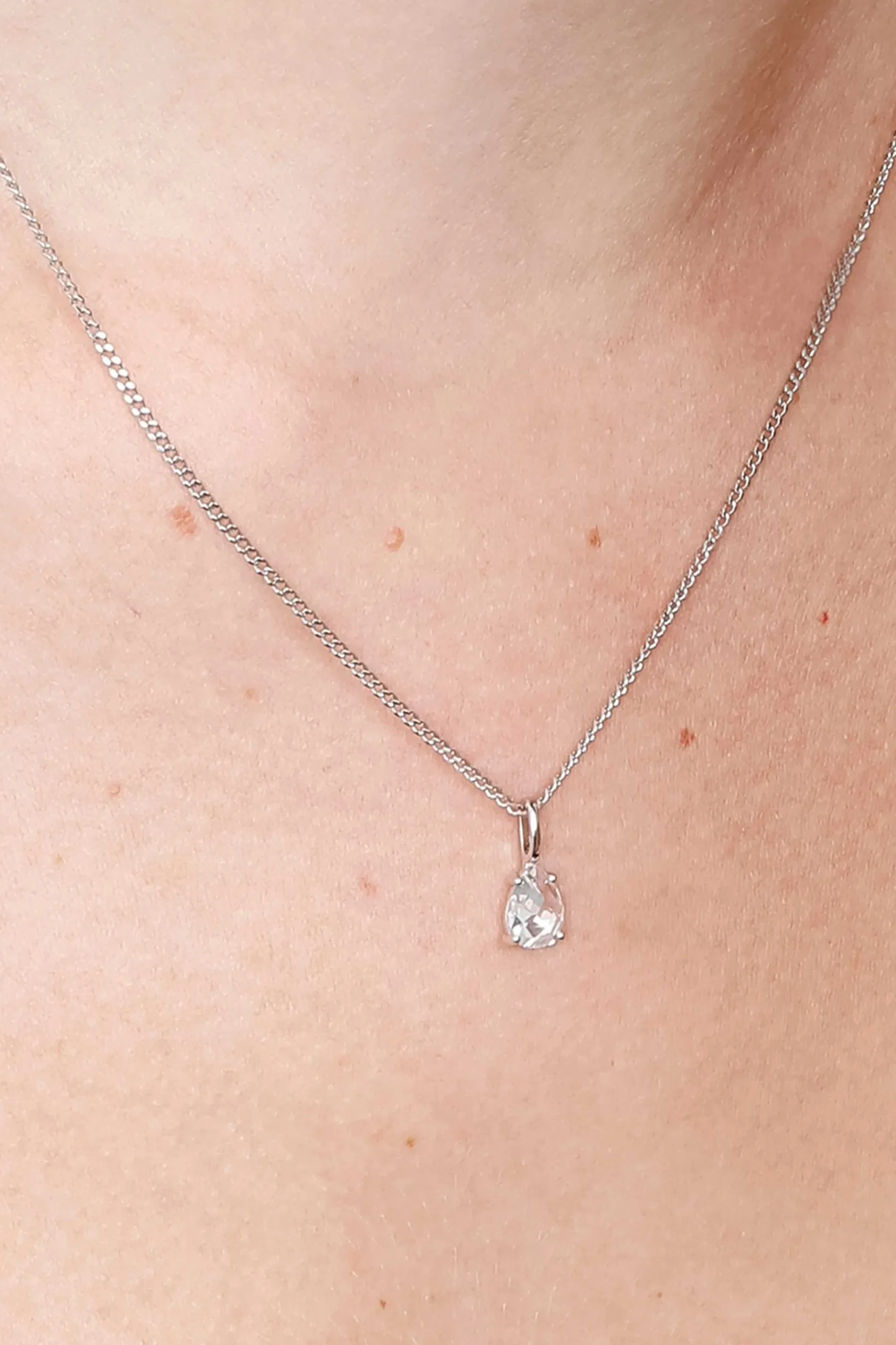 Clearance Zinzi zilveren hanger druppelvorm wit ZIH2070 (zonder collier)