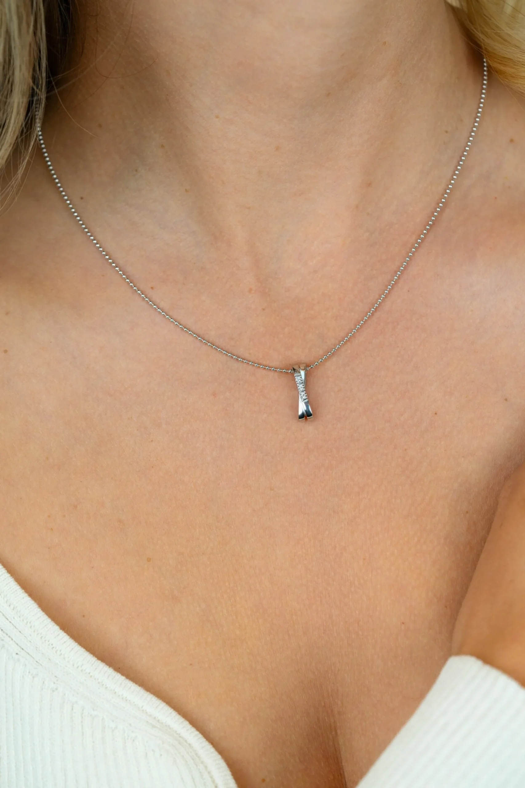 Online Zinzi zilveren hanger kruislings wit 16mm ZIH2039 (zonder collier)