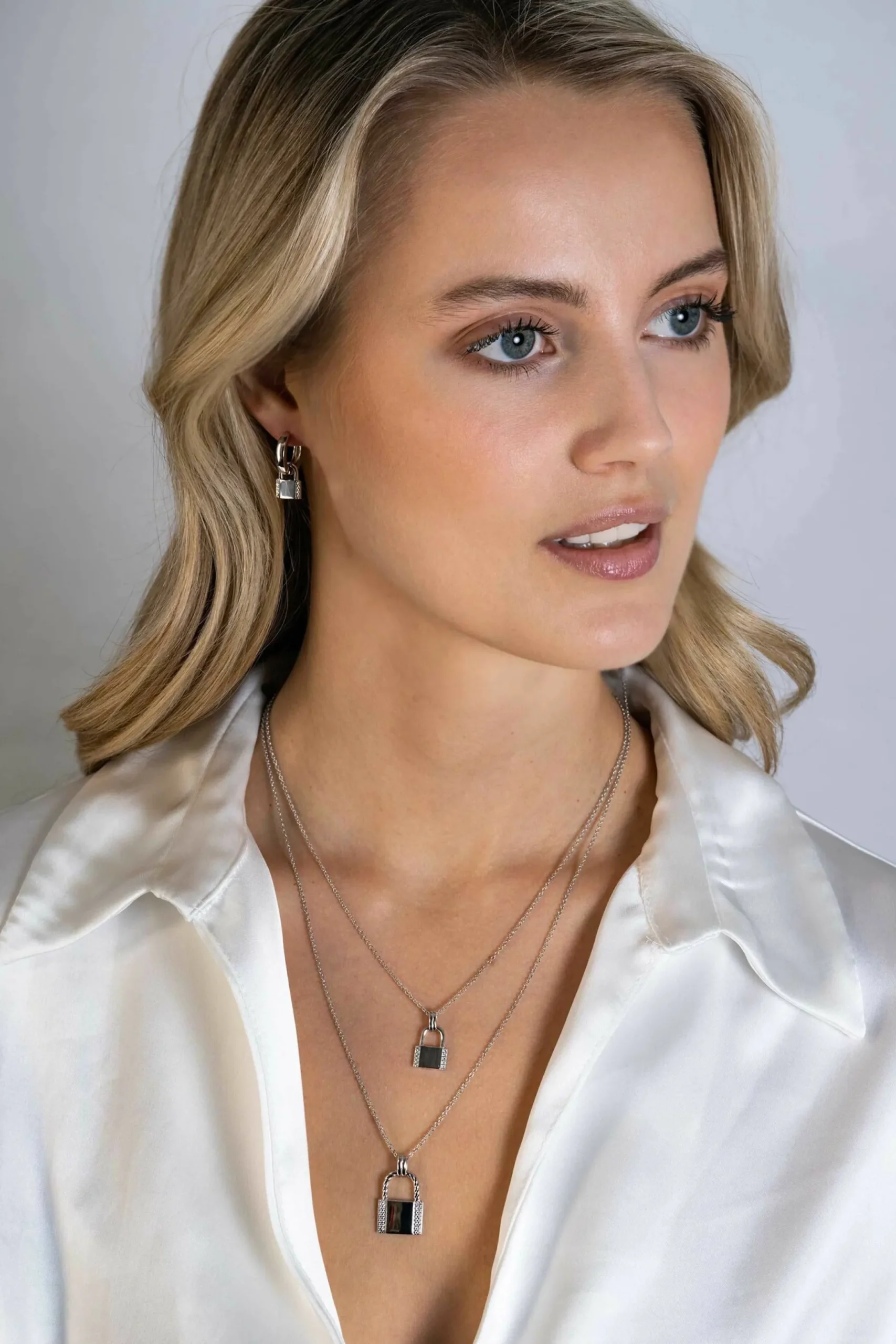 Sale Zinzi zilveren hanger (25mm) in de vorm van een slotje, bezet met witte zirconia's ZIH2391L (zonder collier)