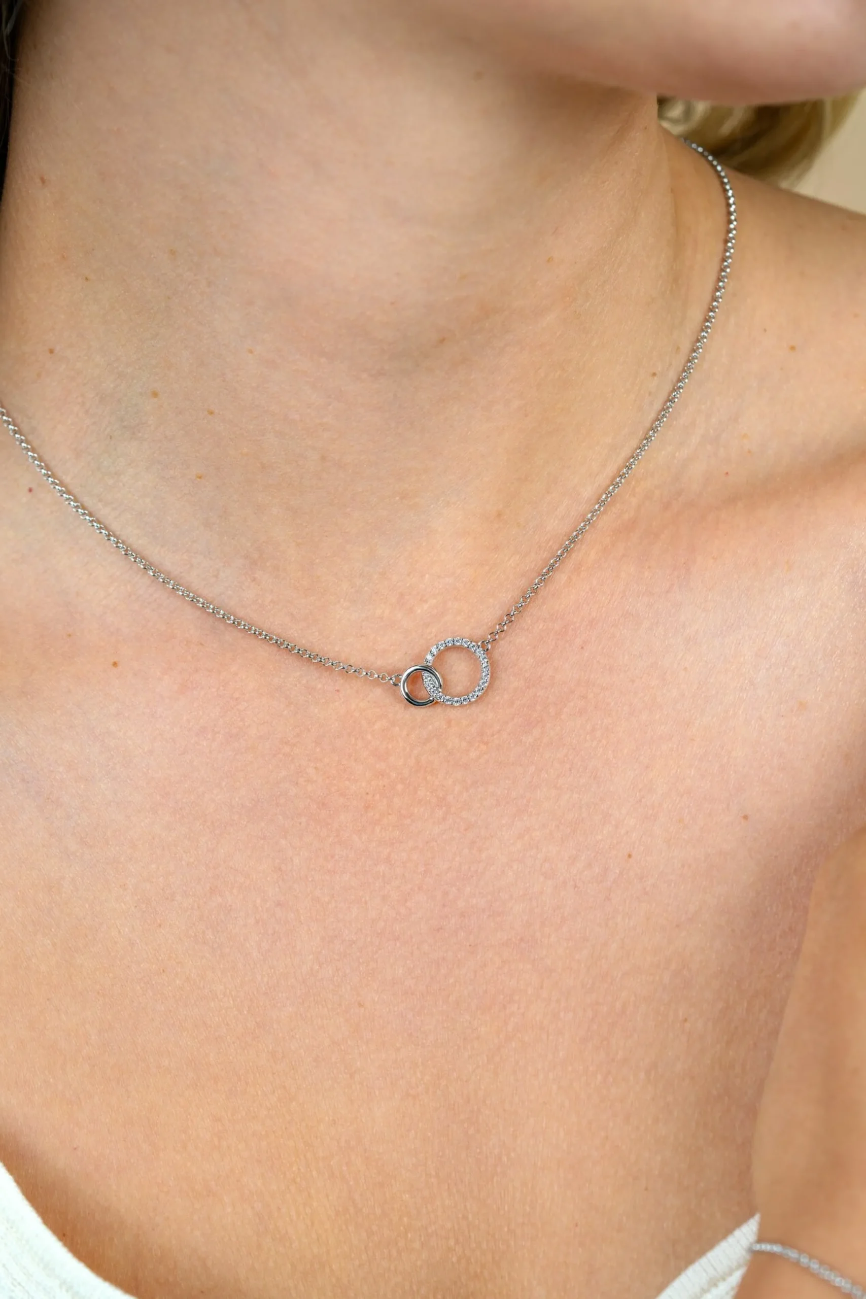 New Zinzi zilveren ketting 2 open rondjes verbonden wit ZIC1782