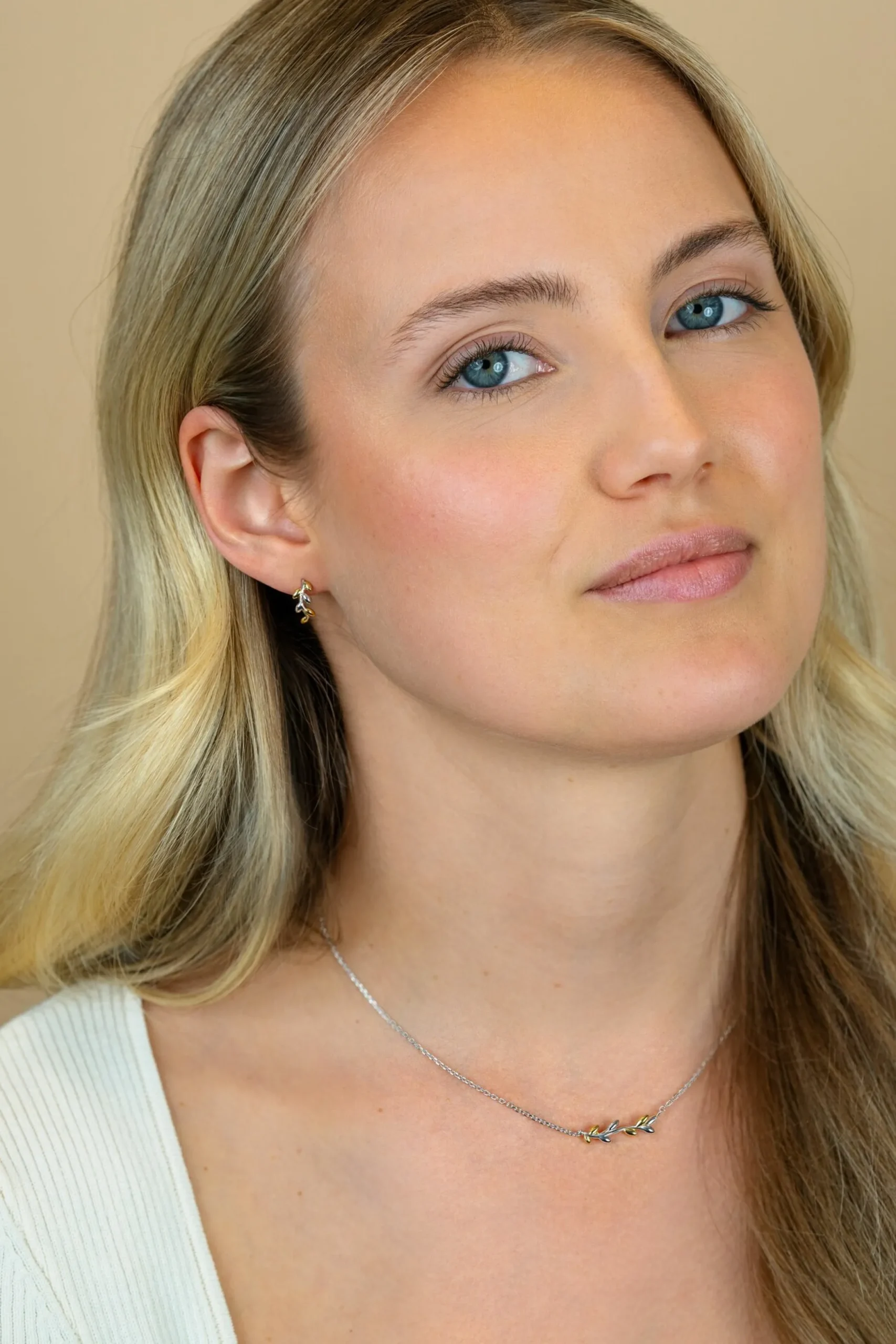 Discount Zinzi zilveren ketting 42–45cm met sierlijk bicolor takje met bladeren ZIC2740