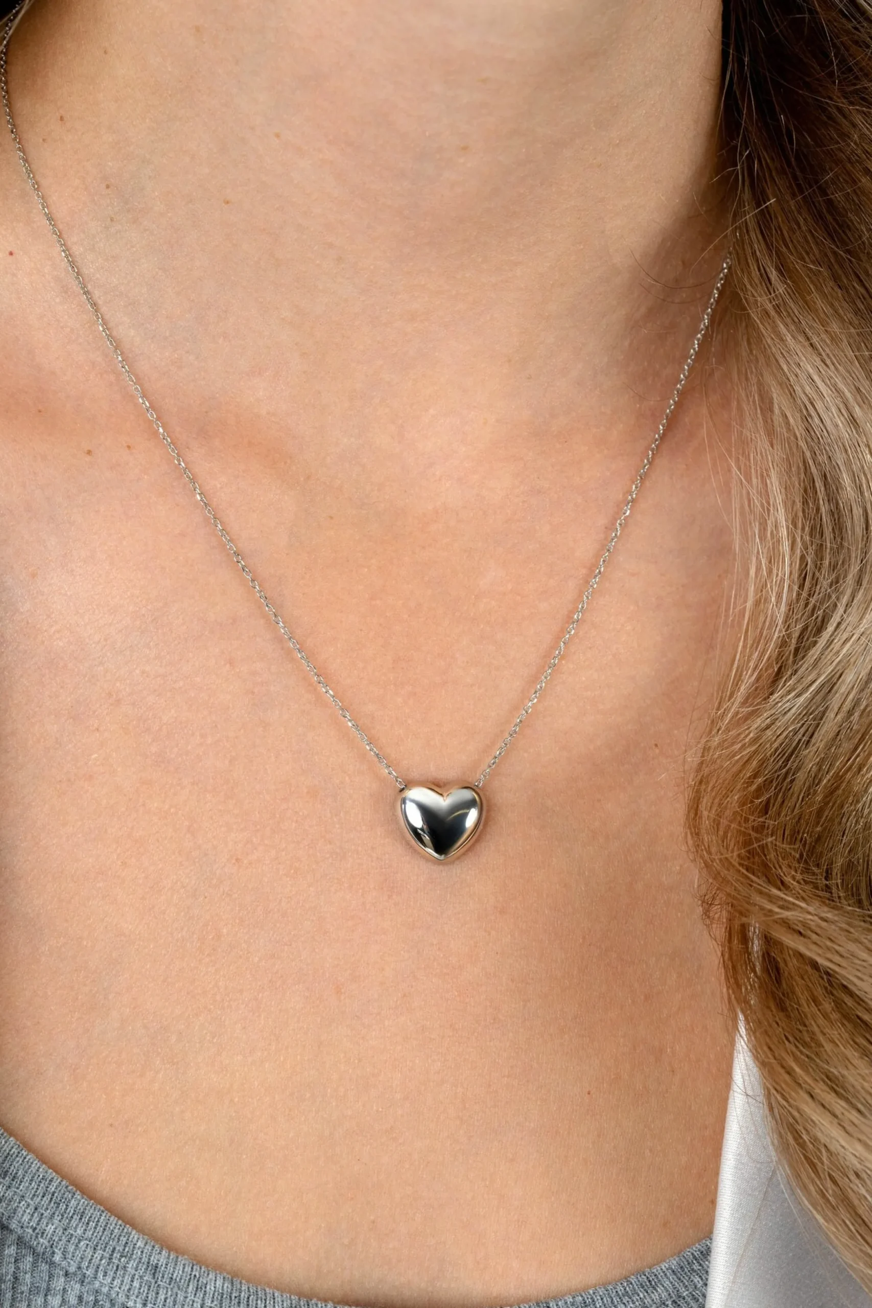 Online Zinzi zilveren ketting met luxe groot hart (15mm) 40-45 cm ZIC2672