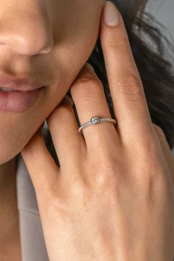 Zinzi zilveren luxe aanschuifring bezet met witte zirconia's ZIR2422