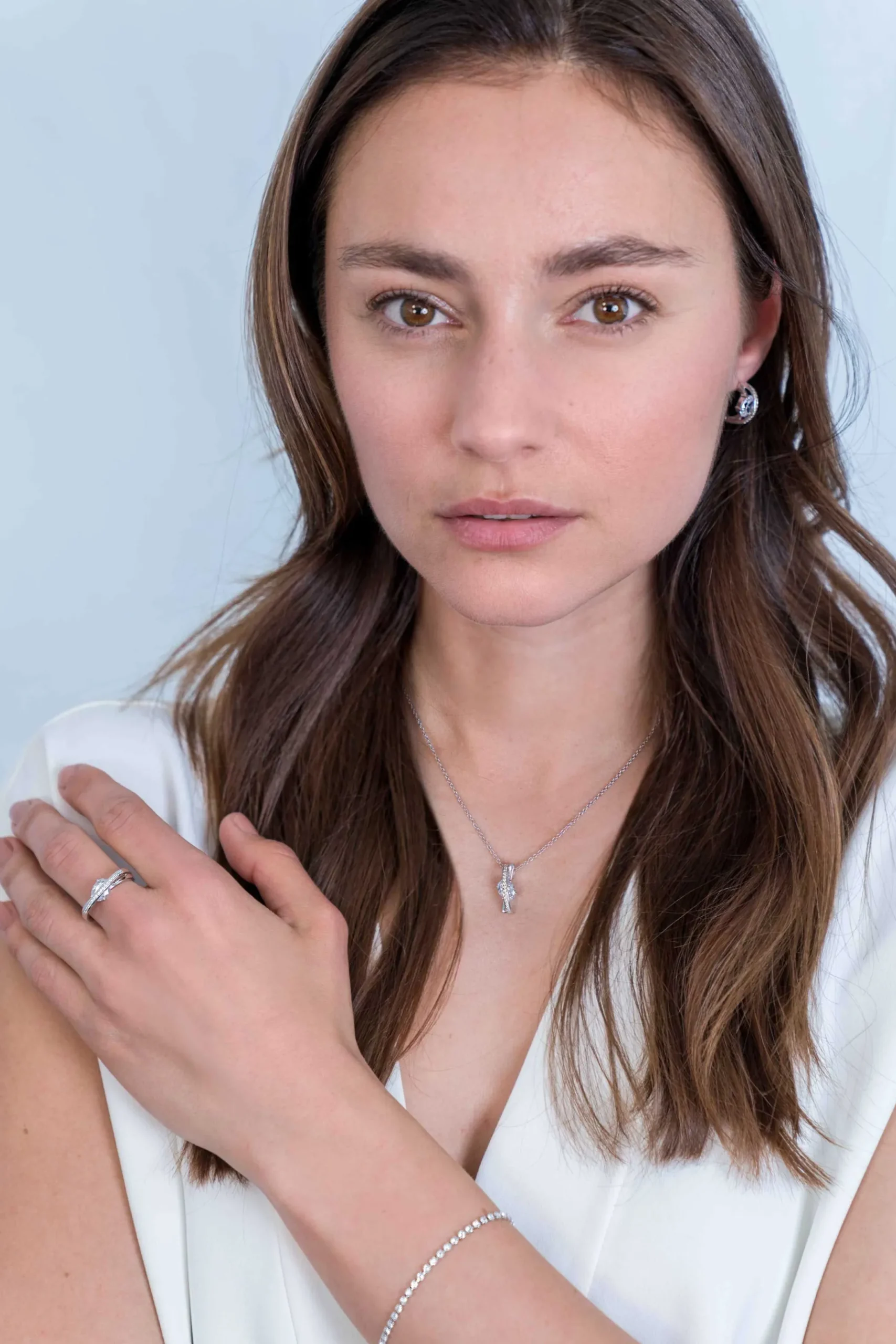 Discount Zinzi zilveren luxe cross-over ring ovale witte zirconia ZIR2190