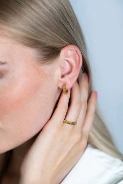 Online Zinzi zilveren luxe oorringen extra 14K geel verguld geribbeld 16mm ZIO2245