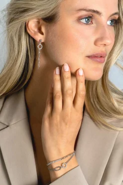 Clearance Zinzi zilveren multi-look armband met twee kettinkjes, verbonden aan een ovale schakel en open rondje bezet met witte zirconia's 17-20cm ZIA2463