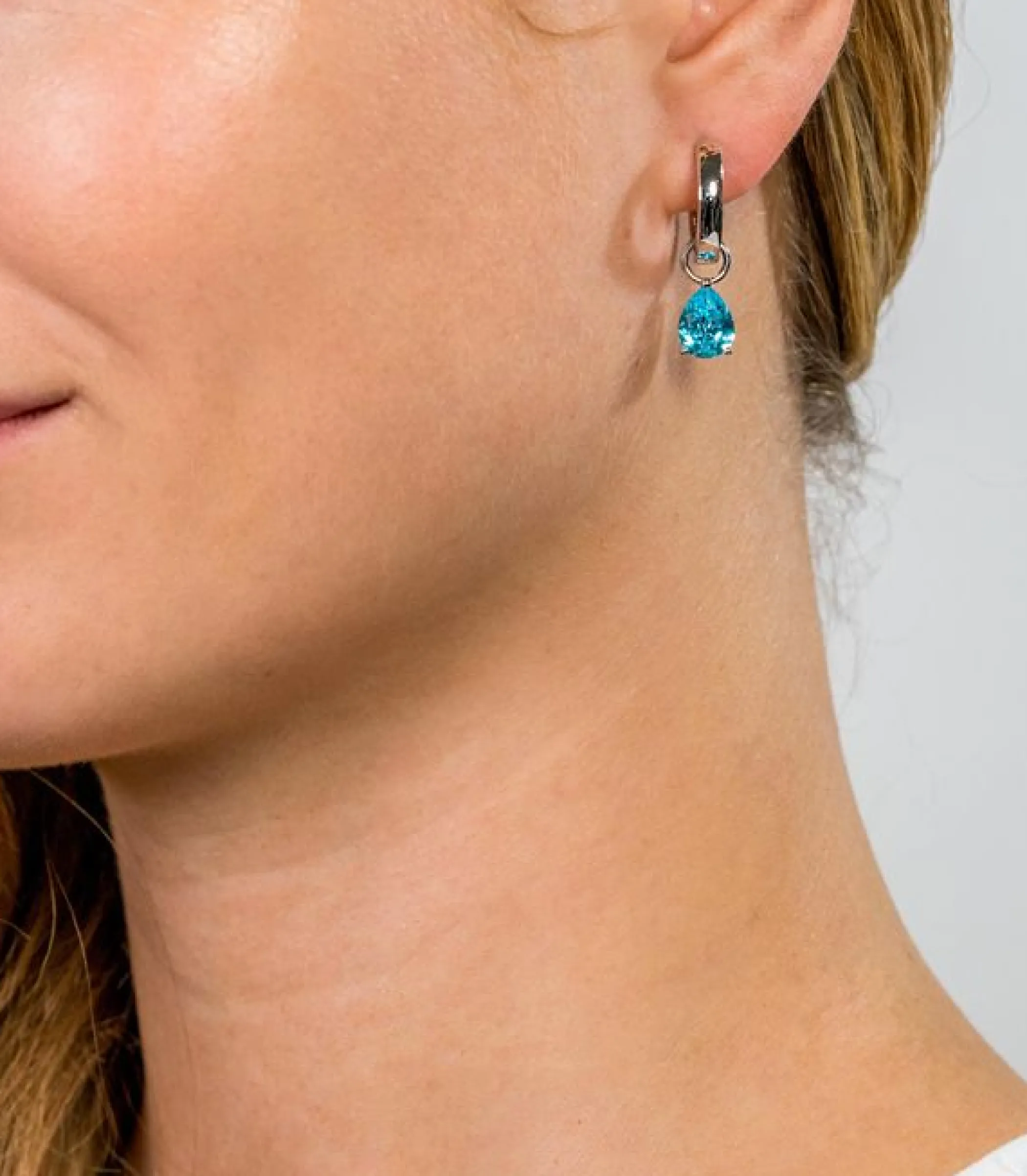 Discount Zinzi zilveren oorbedels peervormig blauw ZICH1302B (zonder oorringen)