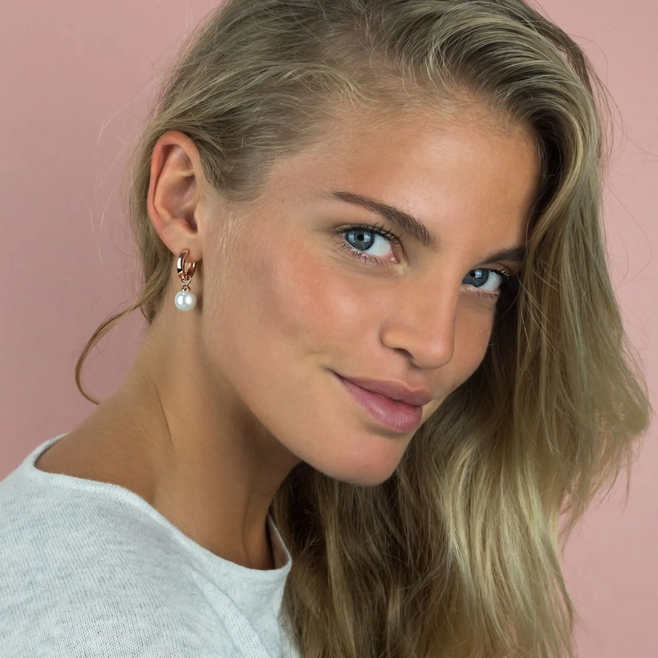 Clearance Zinzi zilveren oorbedels rosé verguld parel wit ZICH266WR (zonder oorringen)