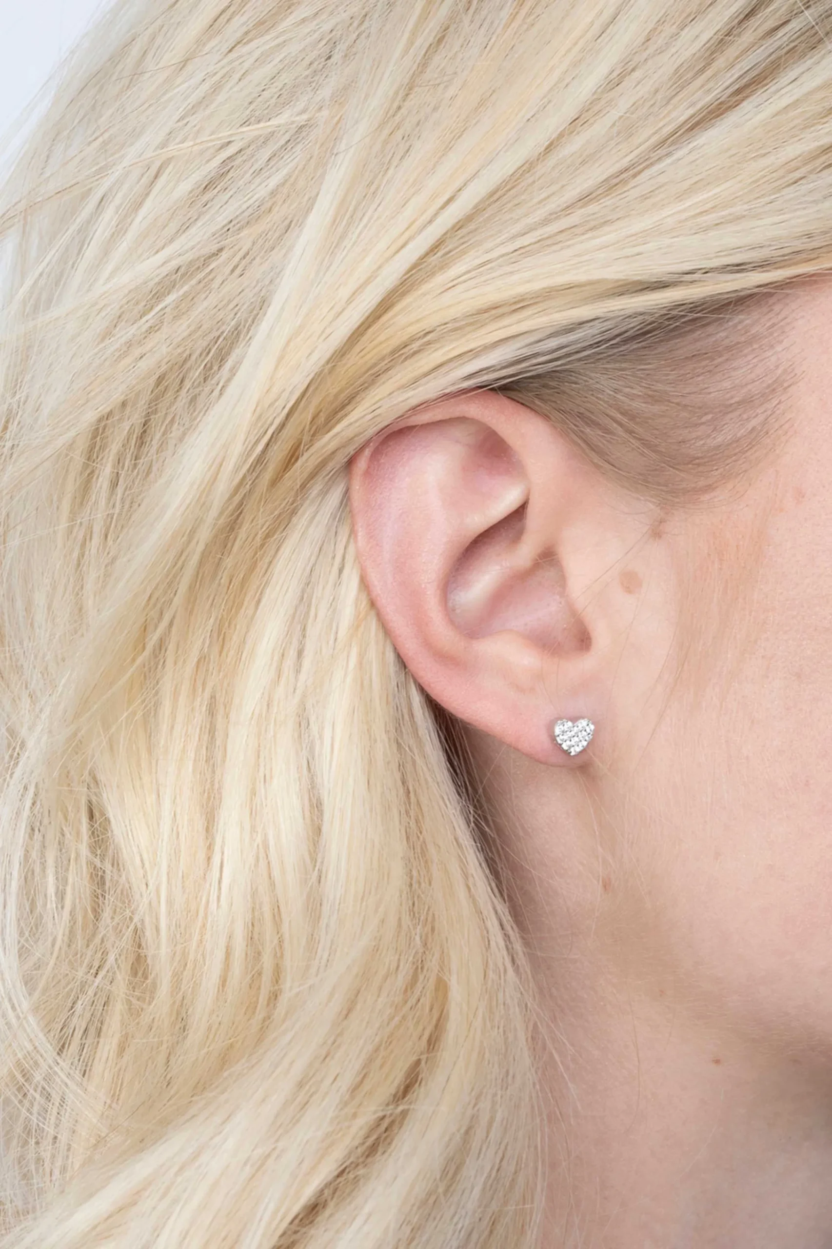Outlet Zinzi zilveren oorknoppen hart wit 6mm ZIO1378Z