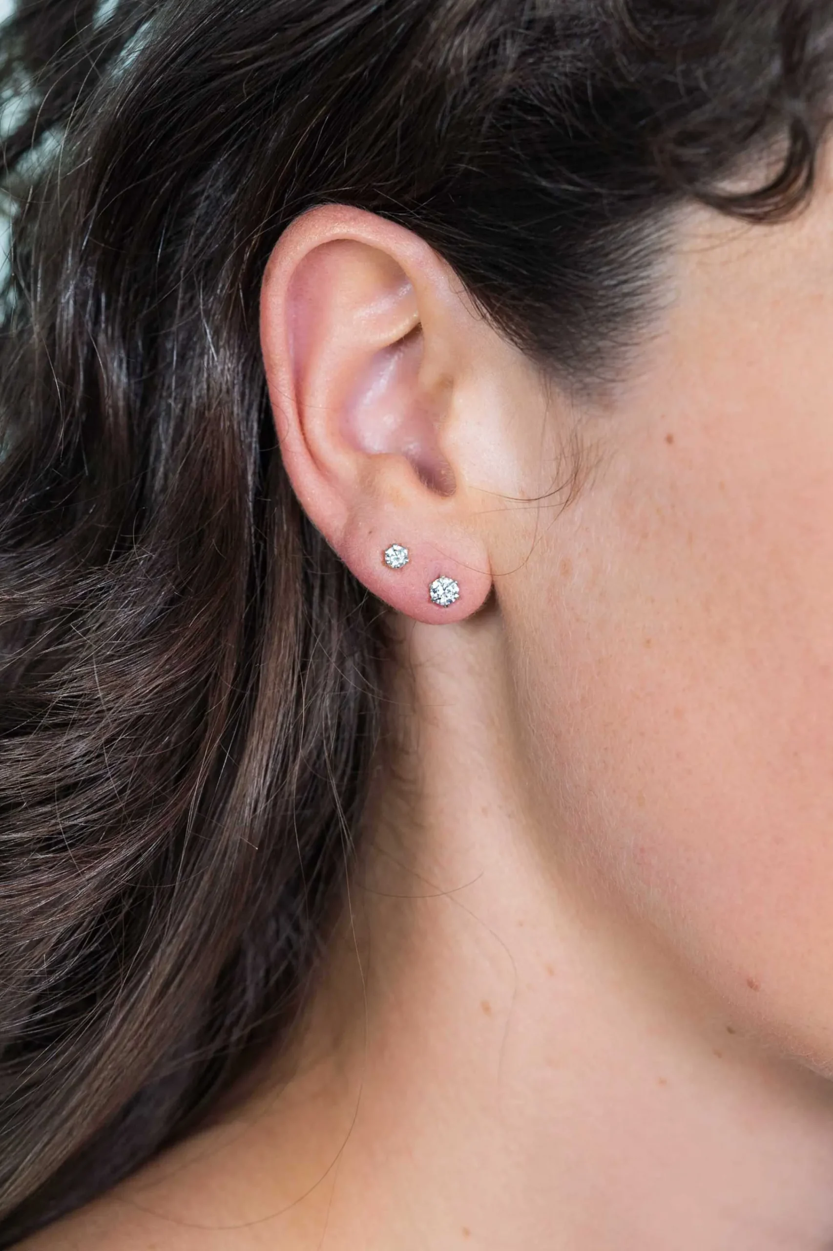 Online Zinzi zilveren oorknoppen 4,5mm zirconia wit chatonzetting ZIO1984