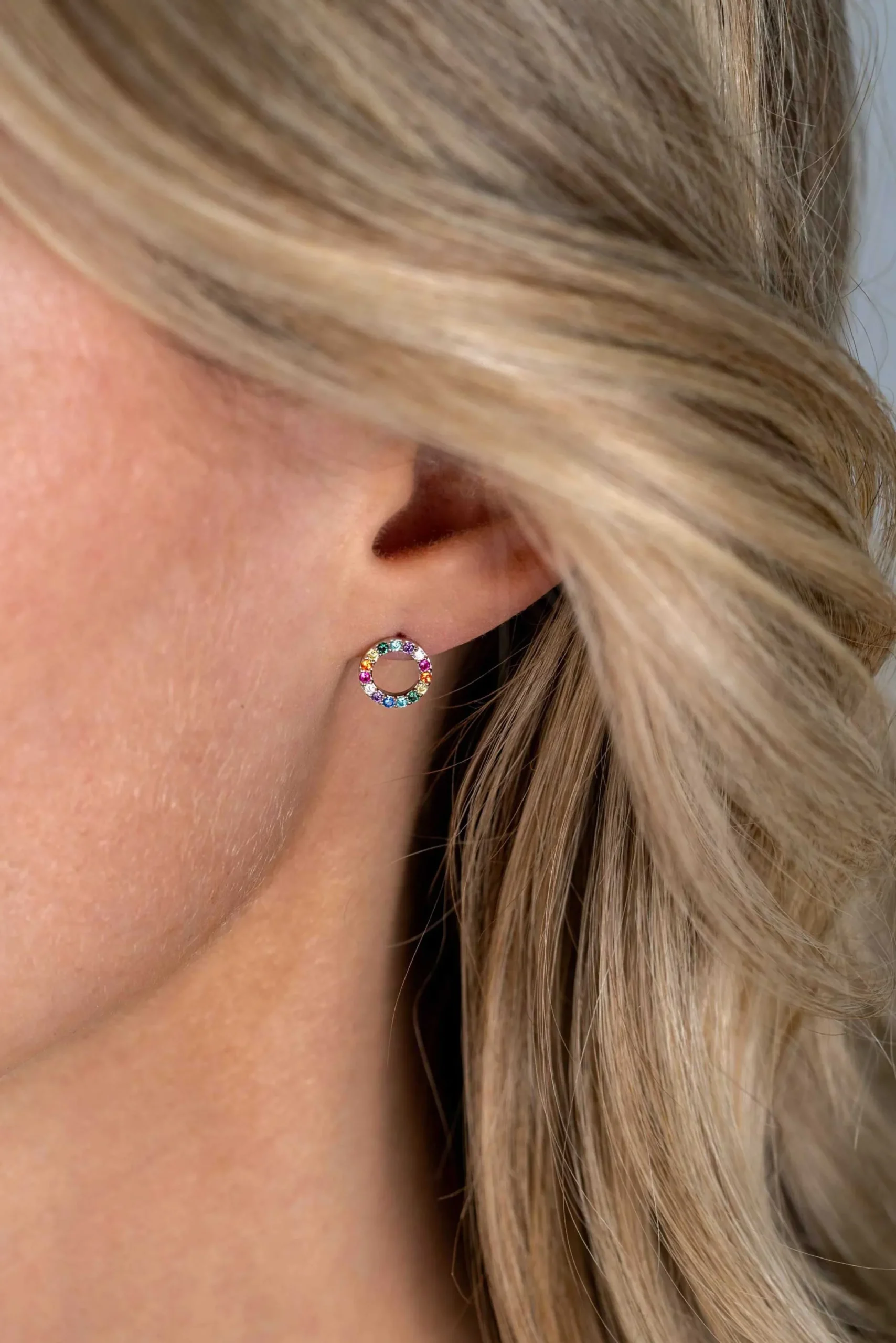 Clearance Zinzi zilveren oorknoppen 8mm bezet met regenboog kleurstenen ZIO2170Z