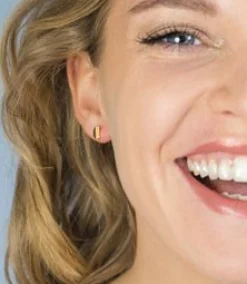 Zinzi zilveren oorknoppen geel verguld glad halve maan 6mm ZIO1379G