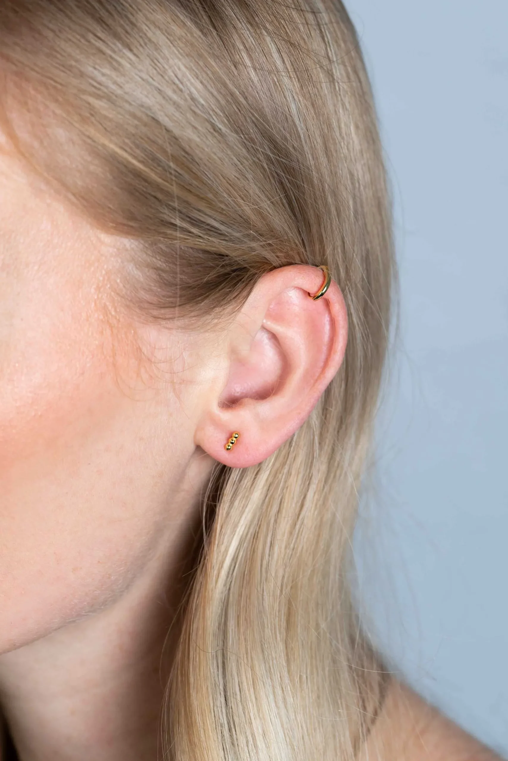 Best Zinzi zilveren oorknoppen 14K geelverguld drie bolletjes 6mm ZIO2230G