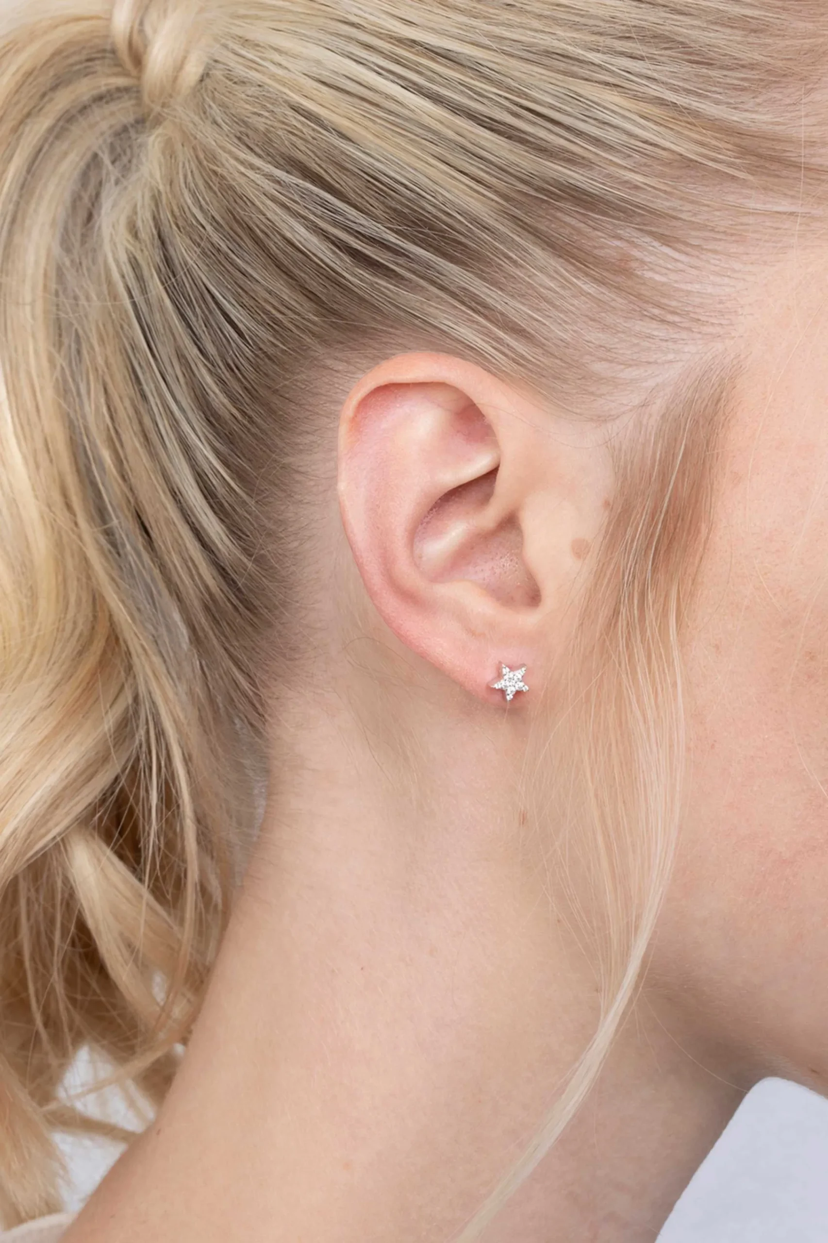 New Zinzi zilveren oorknoppen ster wit 7mm ZIO1377Z