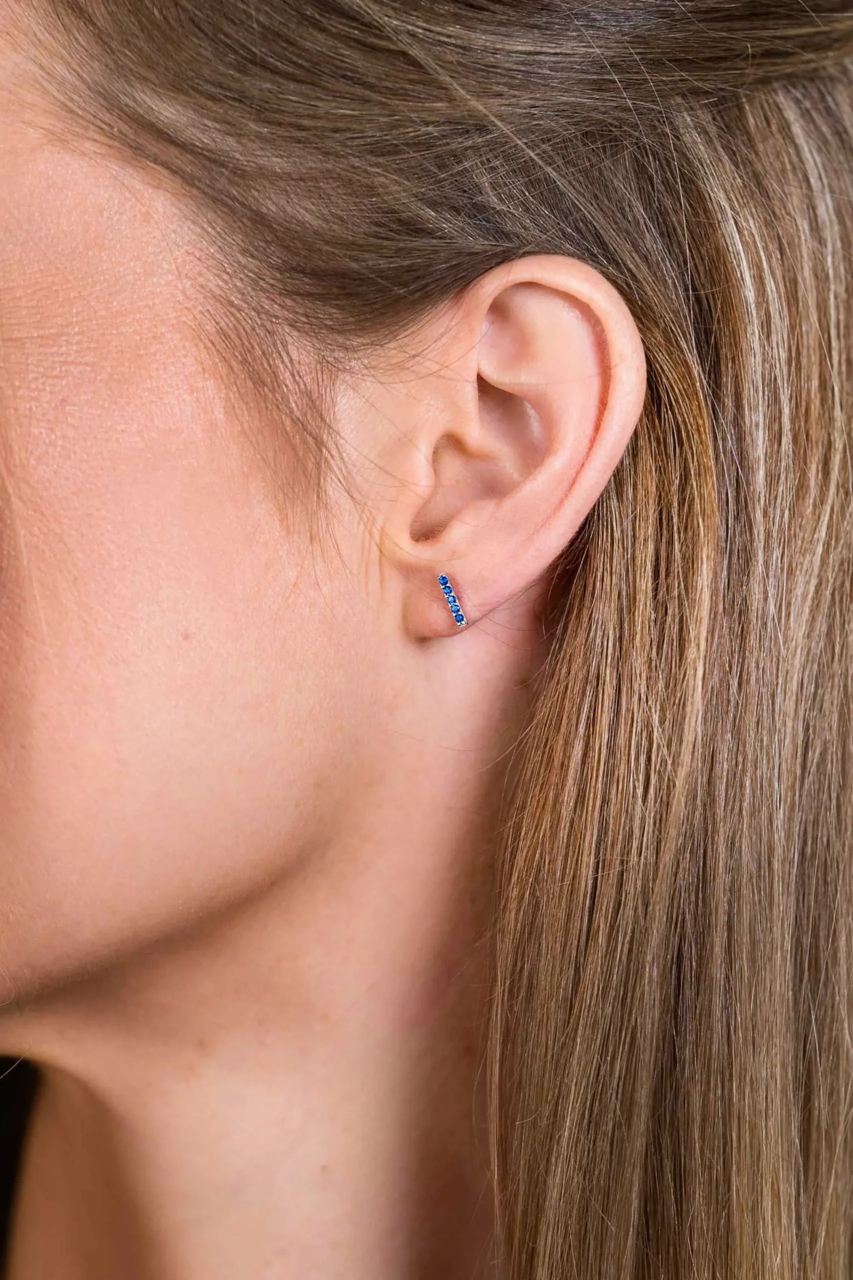 Discount Zinzi zilveren oorknoppen staafje blauw 8mm ZIO1689B