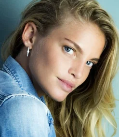 Sale Zinzi zilveren oorringen 24 x 3mm witte zirconia's met luxe klapsluiting ZIO192Z
