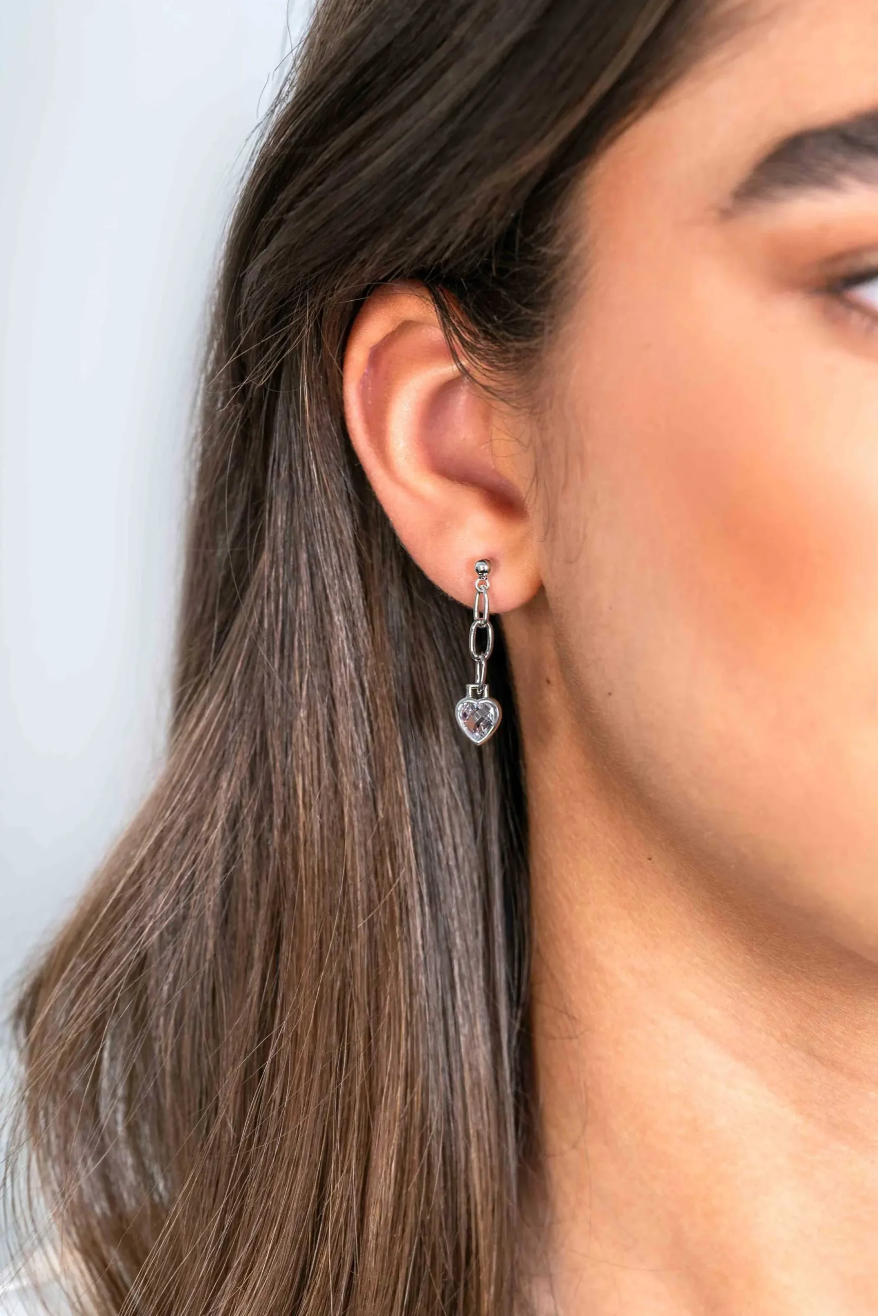 Clearance Zinzi zilveren oorstekers 27mm met paperclip schakels en hart wit zirconia ZIO2303