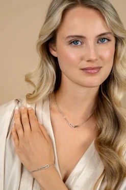 Discount Zinzi zilveren paperclip schakelarmband met twee verbonden ovale schakels bezet met witte zirkonia's 17-20cm ZIA2690
