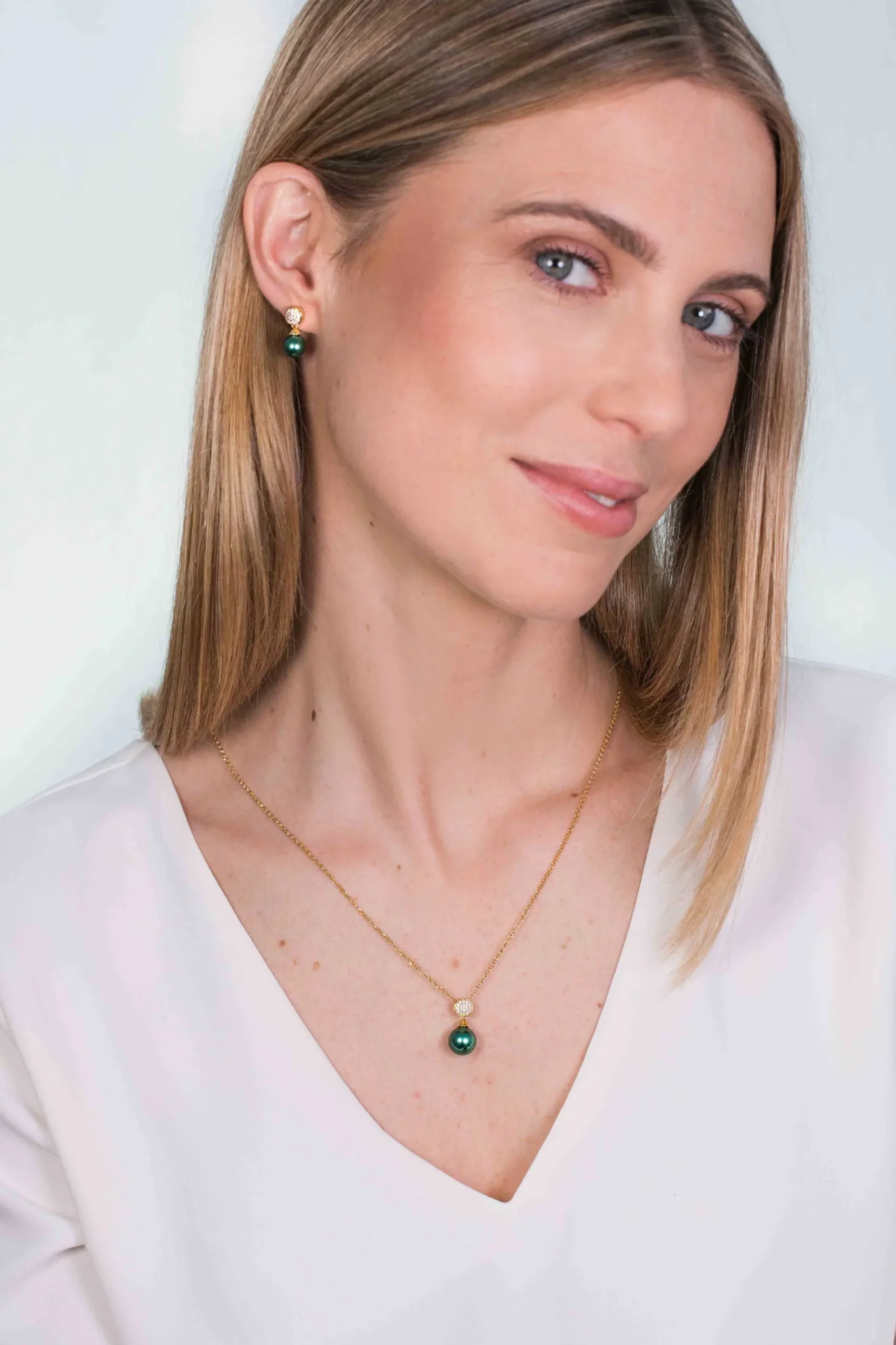 Sale Zinzi zilveren parelhanger geelverguld 18mm witte zirconia's groene parel ZIH1151GG (zonder collier)