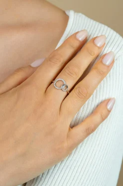 Zinzi zilveren ring 2 ronde vormen verbonden wit ZIR1782