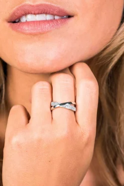 Clearance Zinzi zilveren ring cross over wit 7mm ZIR1604