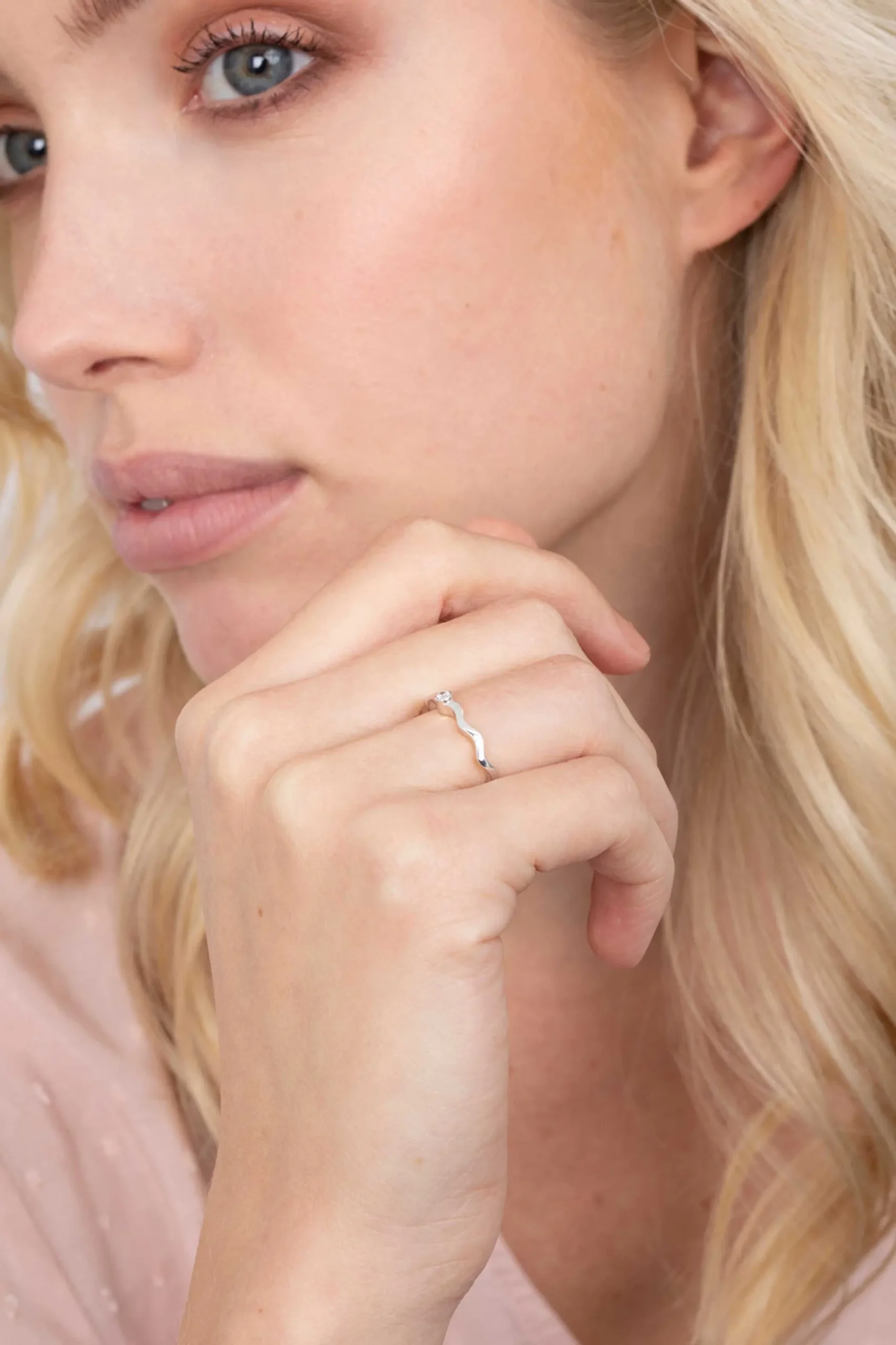 Clearance Zinzi zilveren ring golvend 'waves' ZIR2013