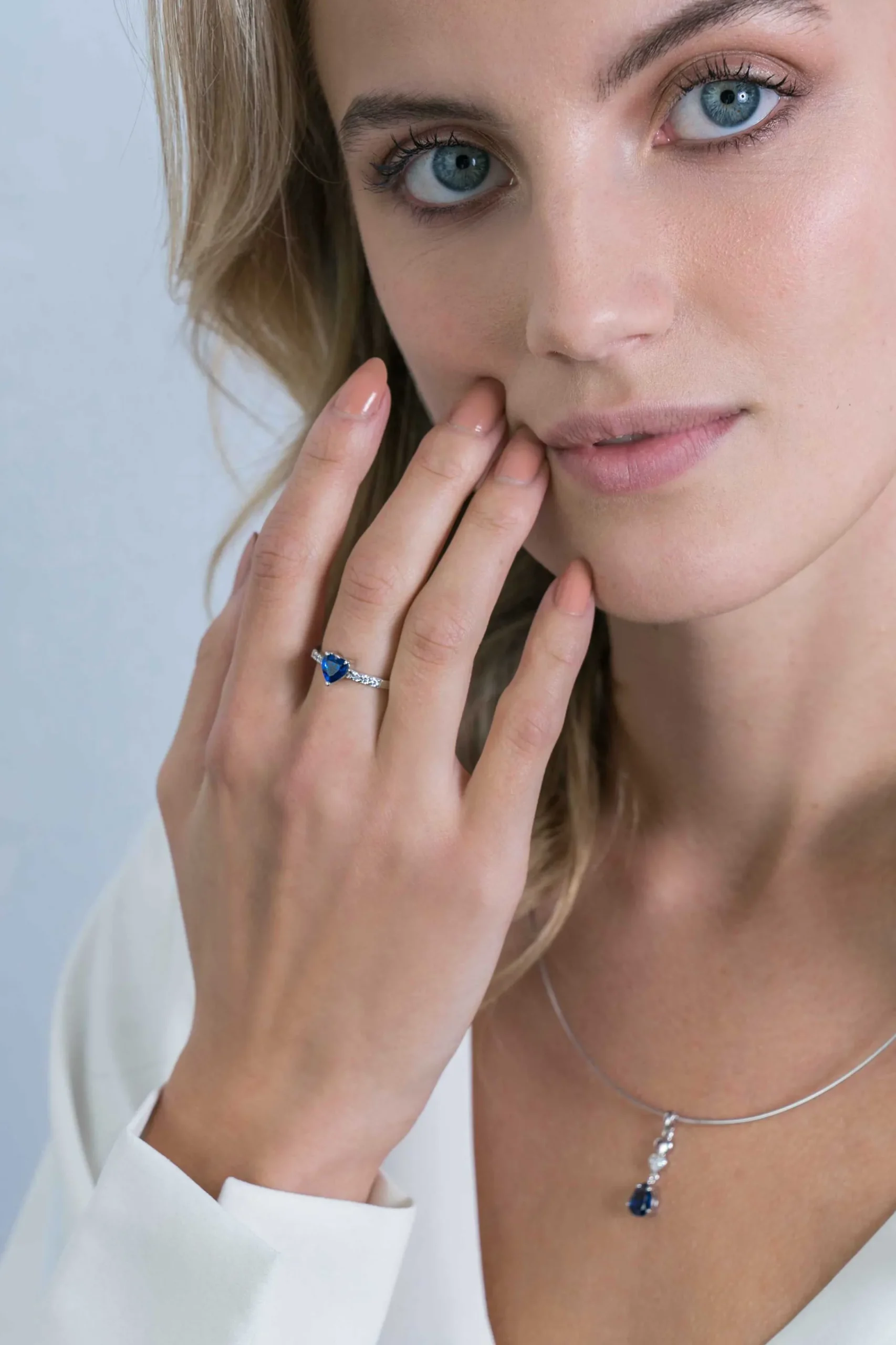 Best Zinzi zilveren ring hart saffierblauw en witte zirconia's ZIR2134B
