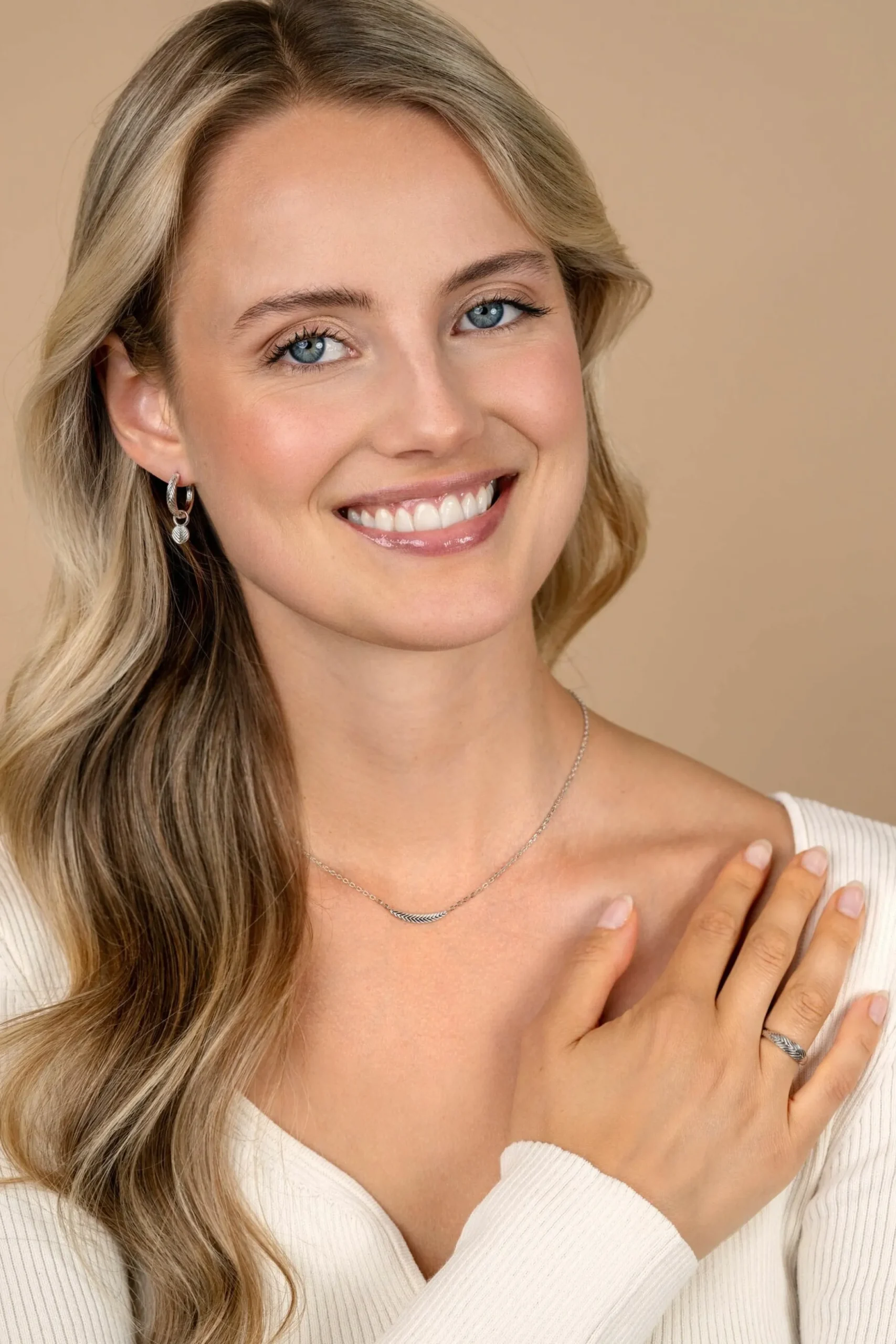 Hot Zinzi zilveren ring (5mm breed) met veertjesmotief ZIR2644