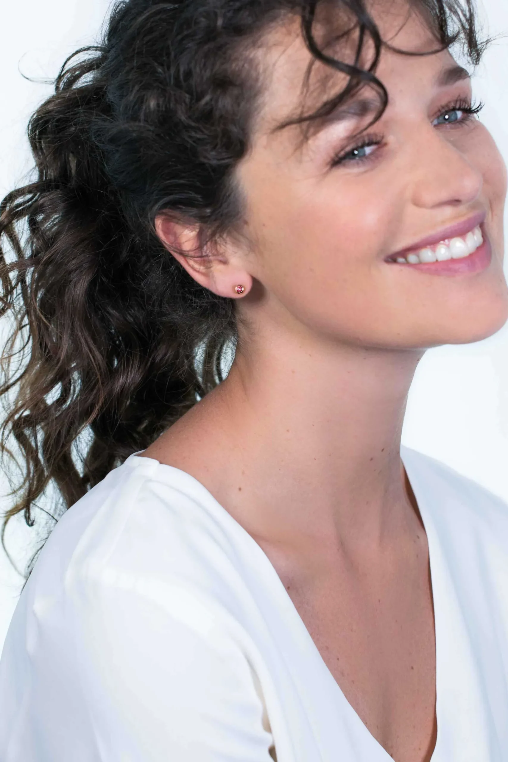 Clearance Zinzi zilveren rosé vergulde oorknoppen 4mm rode kleursteen ZIO1177RR