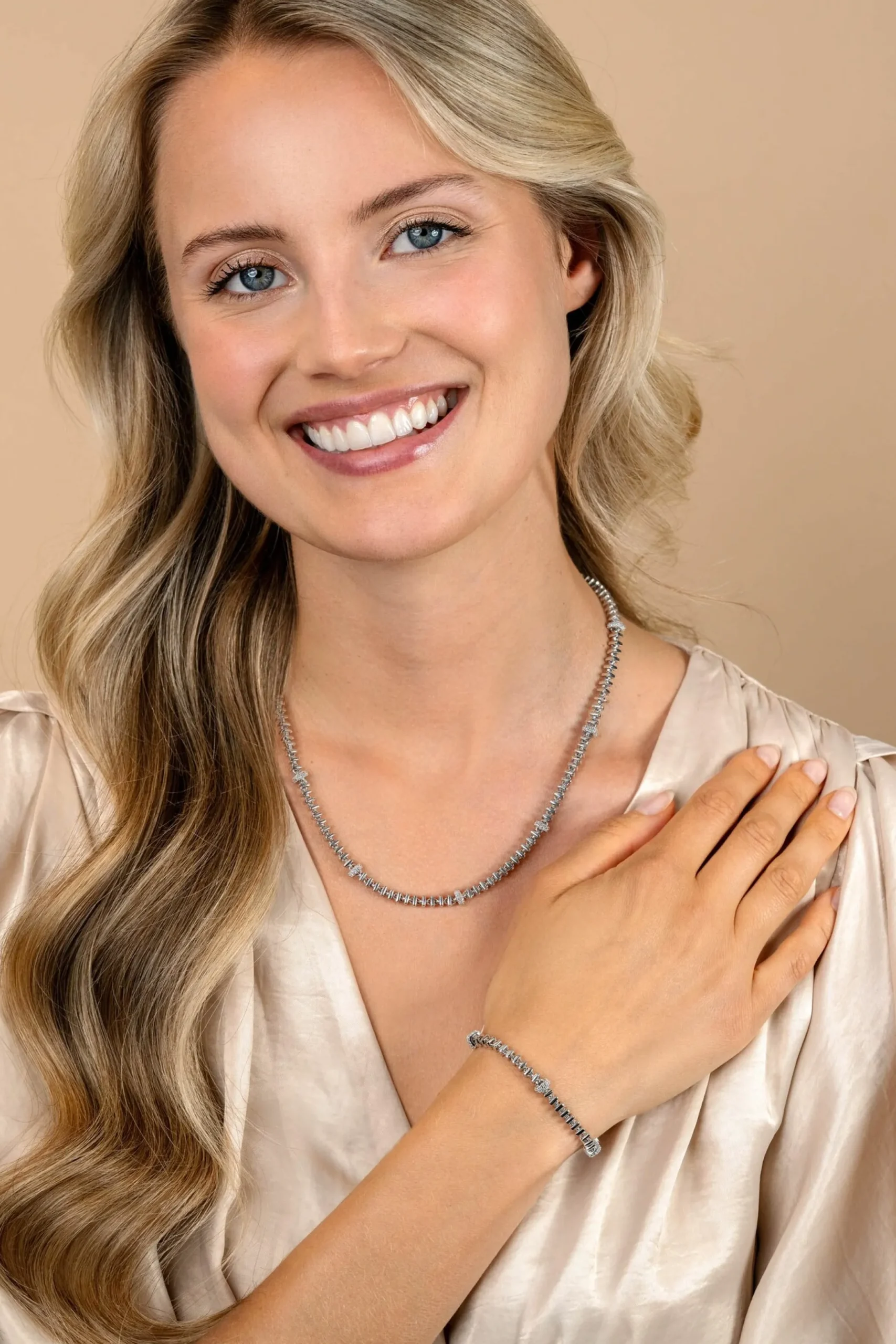 Hot Zinzi zilveren vierkante schakel armband 6mm breed afwisselend bezet met witte zirkonia's 19cm ZIA2678