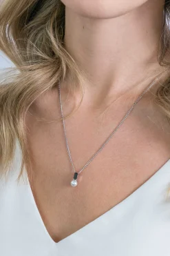 Outlet Zinzi zilveren witte parelhanger met zwarte baquette geslepen zirconia ZIH2135Z (zonder collier)